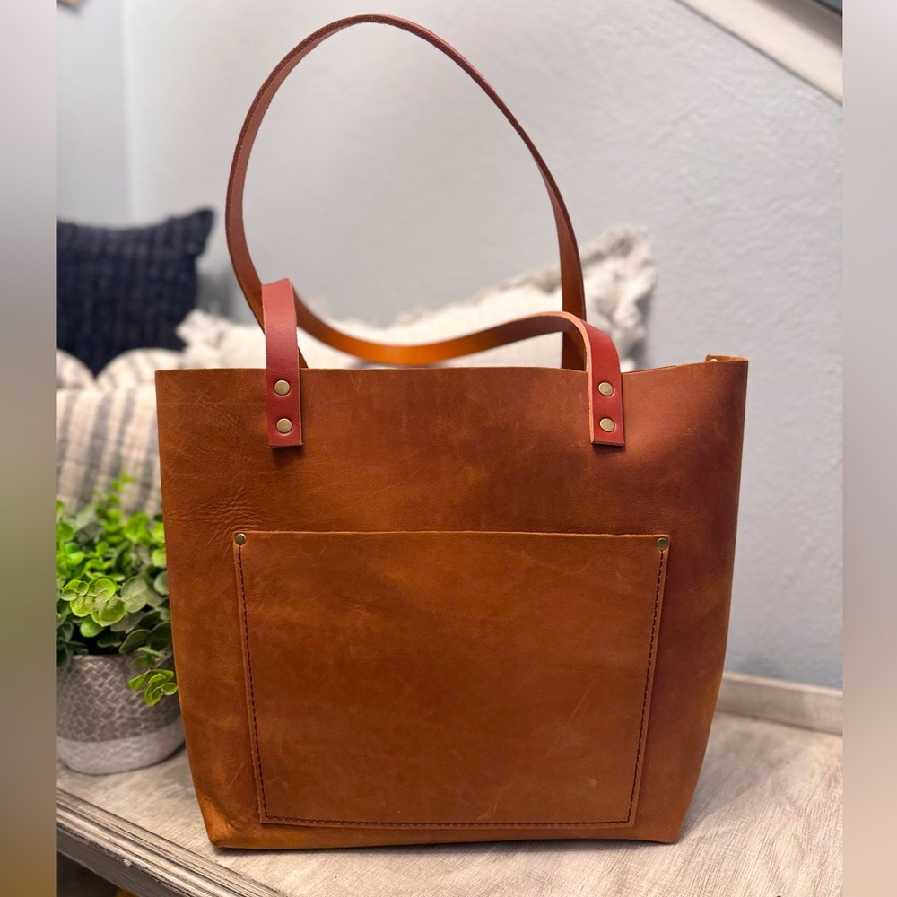 🦄UNICORN SUPER SOFT BRAND NEW PORTLAND LARGE DAKOTA TOTE WITH TAN HANDLES